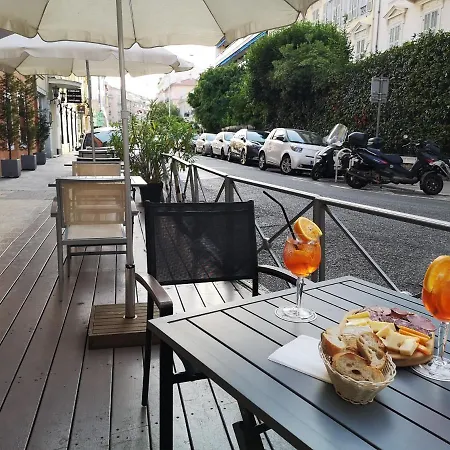 بوريال فندق